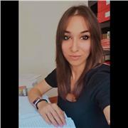 Laureata in giurisprudenza ed abilitata all'esercizio della professione offre lezioni di diritto per superiori e università